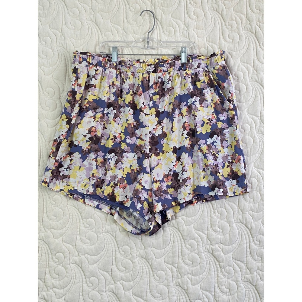 Torrid Shorts Floral Paperbag Waist Size 2X Purple Plus Size Flowy Pockets
